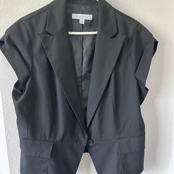 New York & Company Black Tailored Blazer with Notched Lapels - Picture 1 of 3